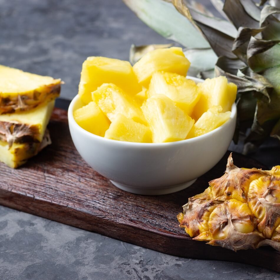 Fresh Pineapple Slices